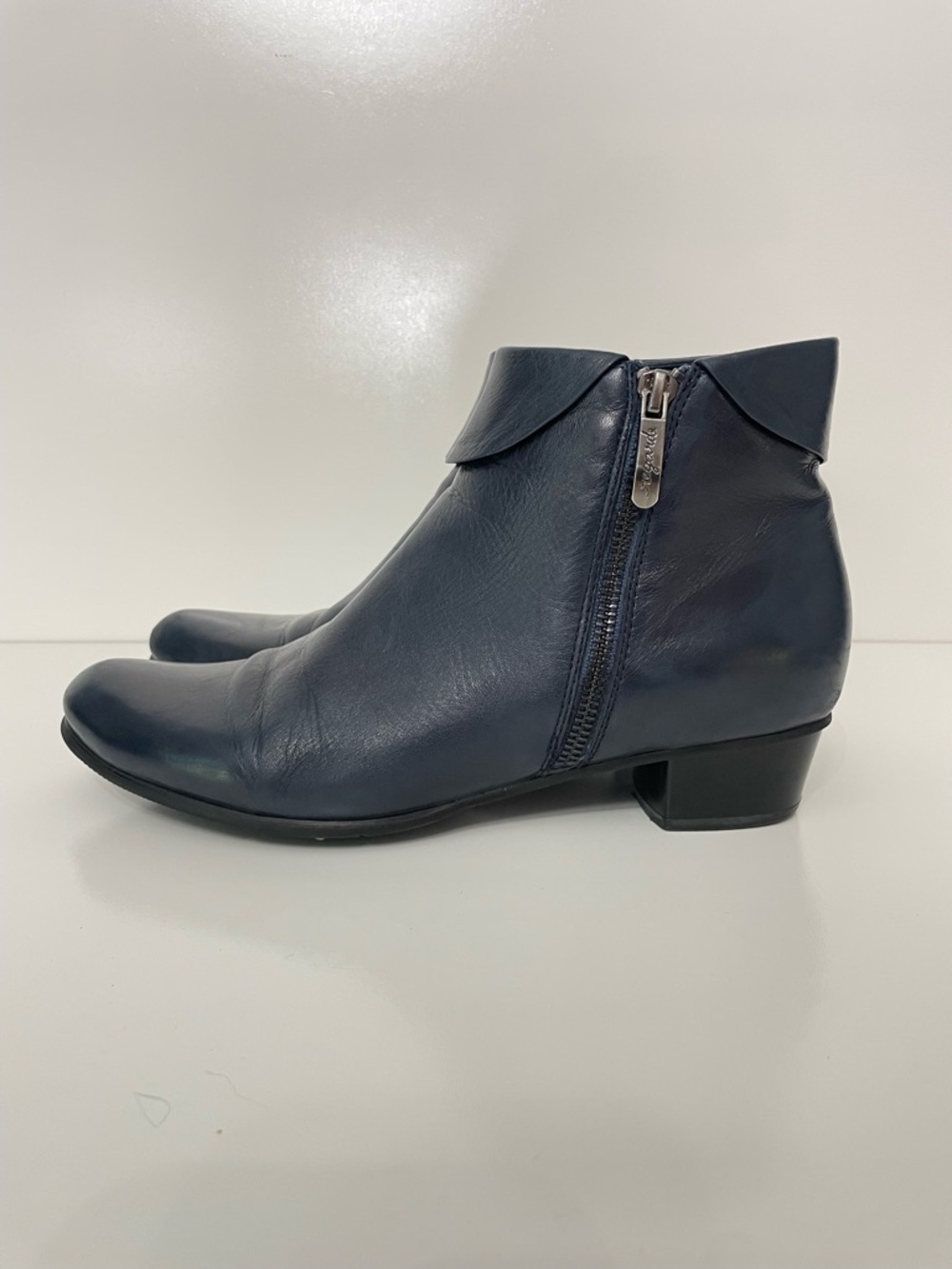 Regarde Le Ciel Leather Ankle Booties Navy Blue EU 40 Quiet Luxury Old Money